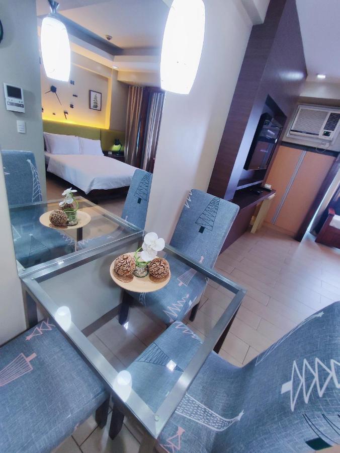 Two Palmtree Villas Newport Boulevard Near Naia 3 Pasay City Manila Exterior foto